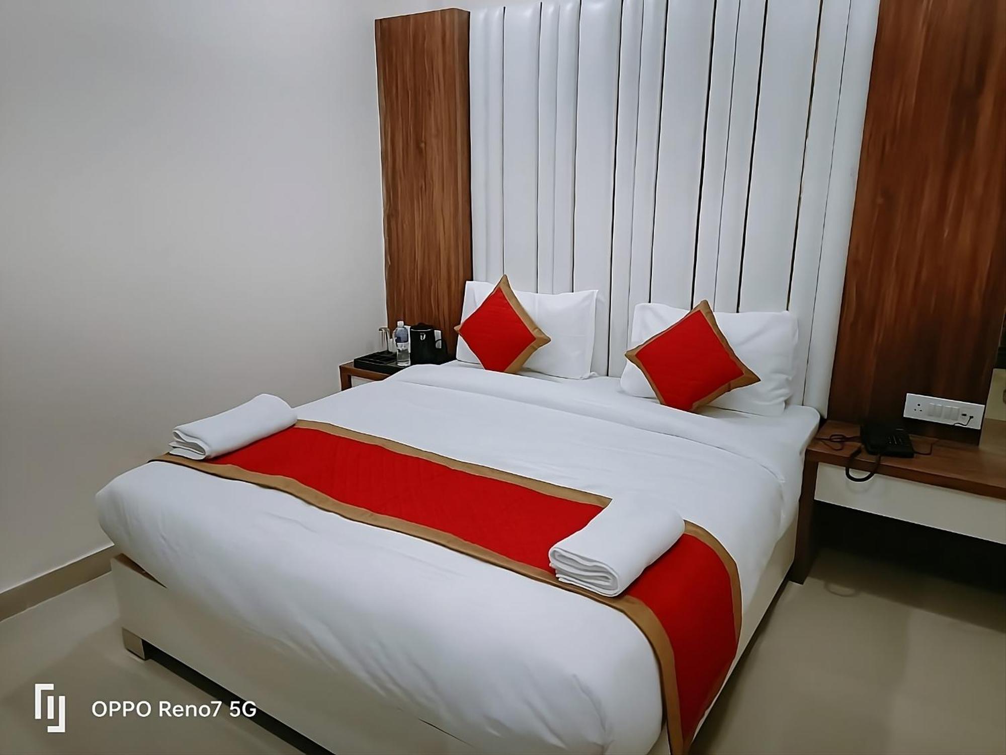 Hotel Shree Radha Krishna Váránasí Exteriér fotografie
