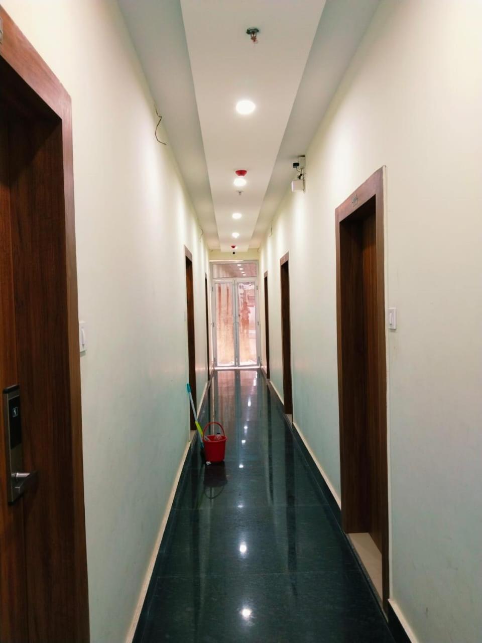 Hotel Shree Radha Krishna Váránasí Exteriér fotografie
