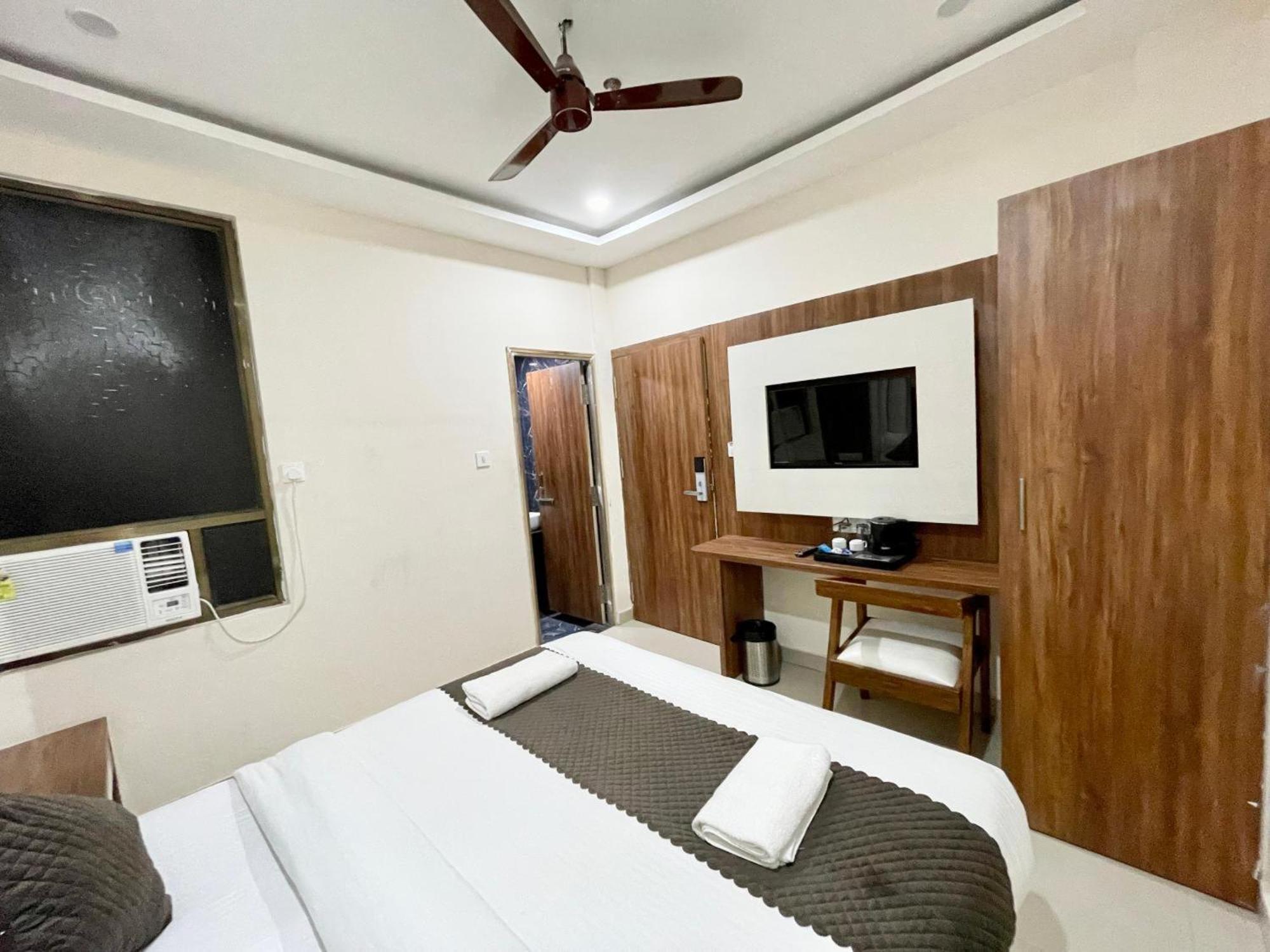 Hotel Shree Radha Krishna Váránasí Exteriér fotografie