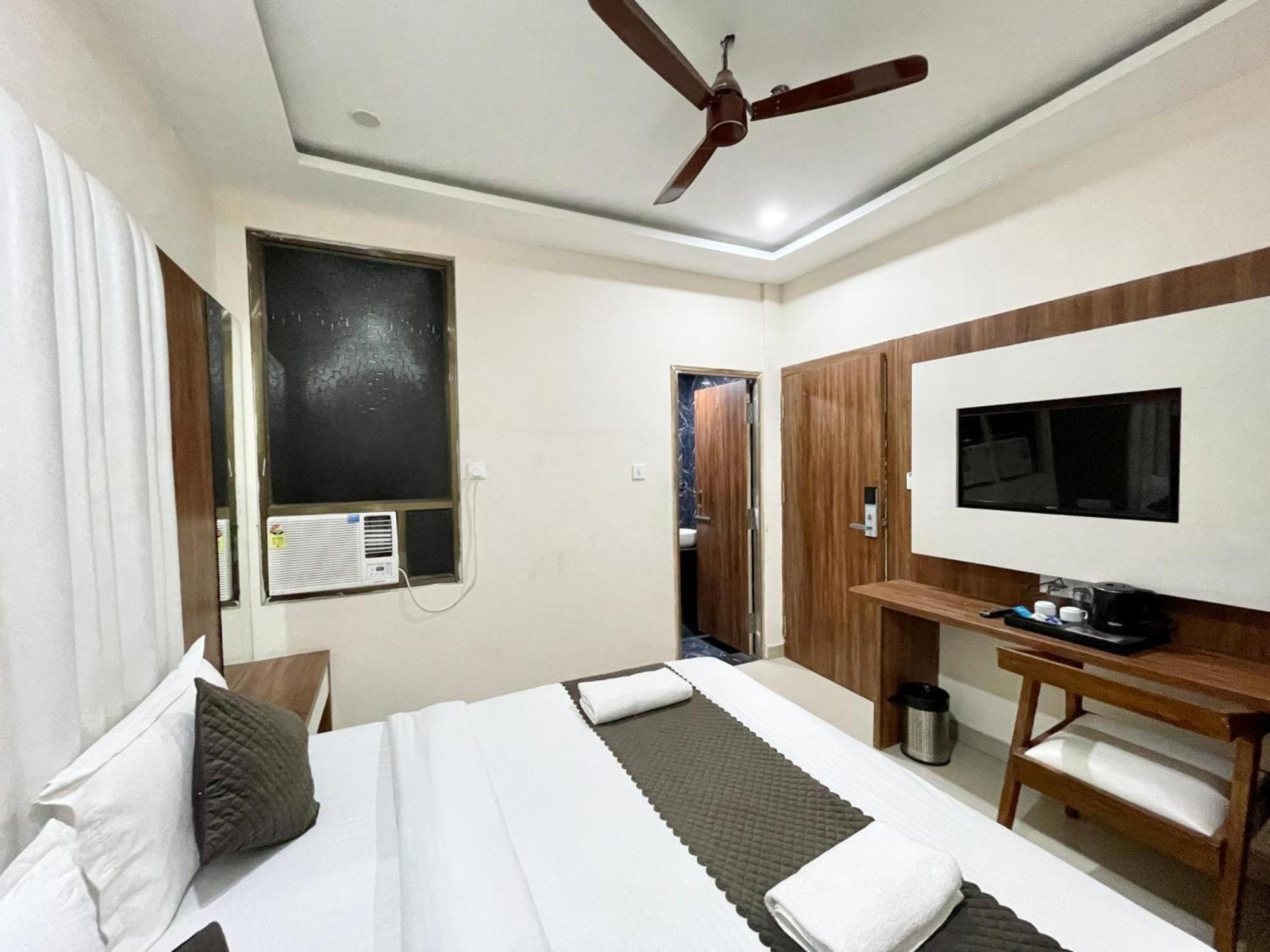 Hotel Shree Radha Krishna Váránasí Exteriér fotografie