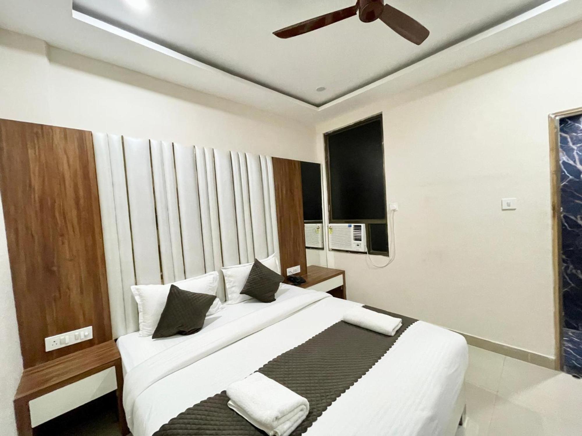 Hotel Shree Radha Krishna Váránasí Exteriér fotografie